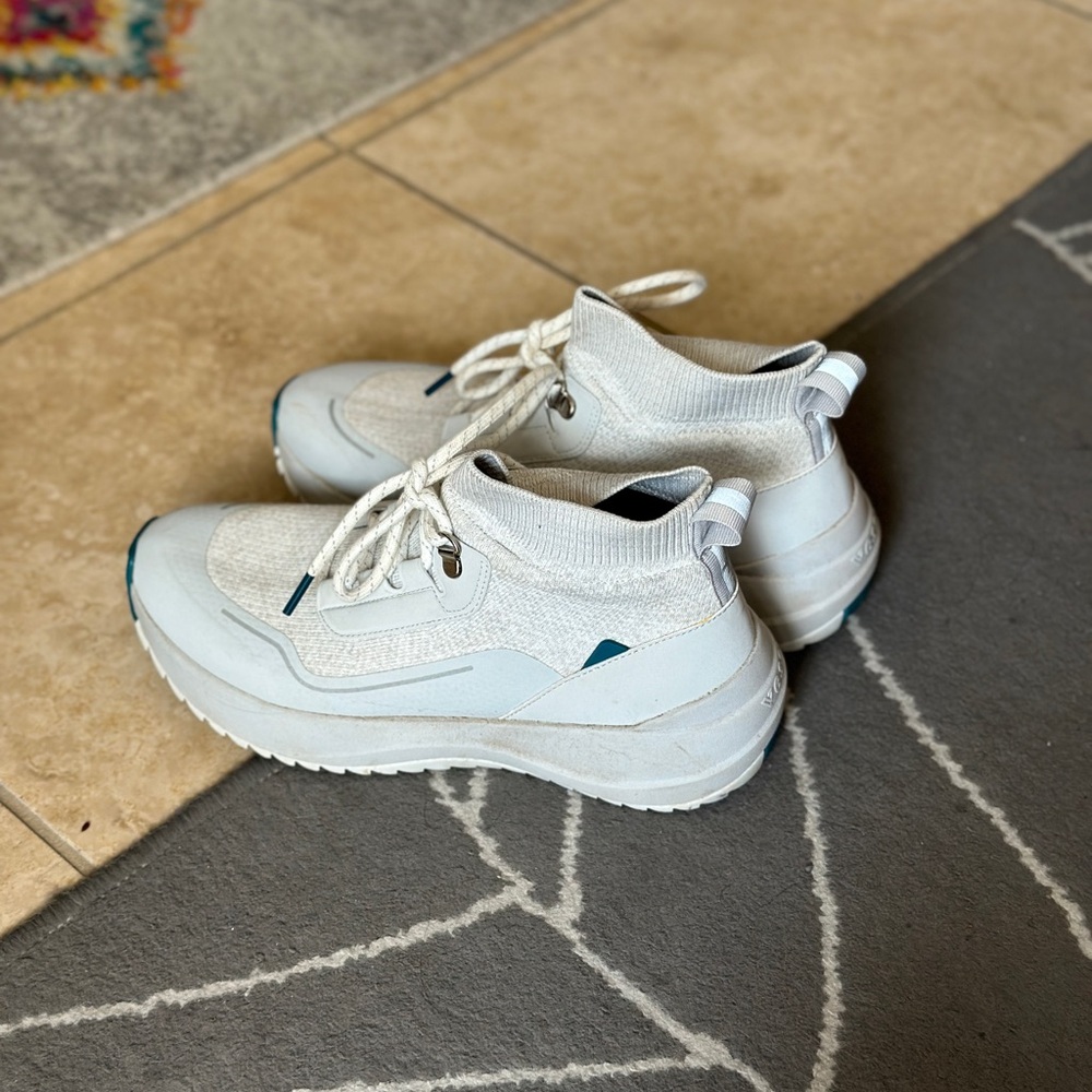 Vessi Waterproof Cloudburst Boot/Sneaker Size 8 White